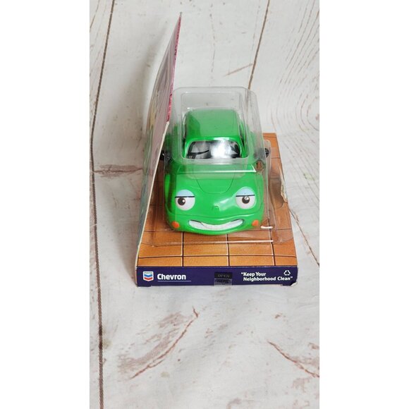 Vintage Collectible: The Chevron Cars Kelly Kompact - Moving Eyes, Trunk - Picture 6 of 7